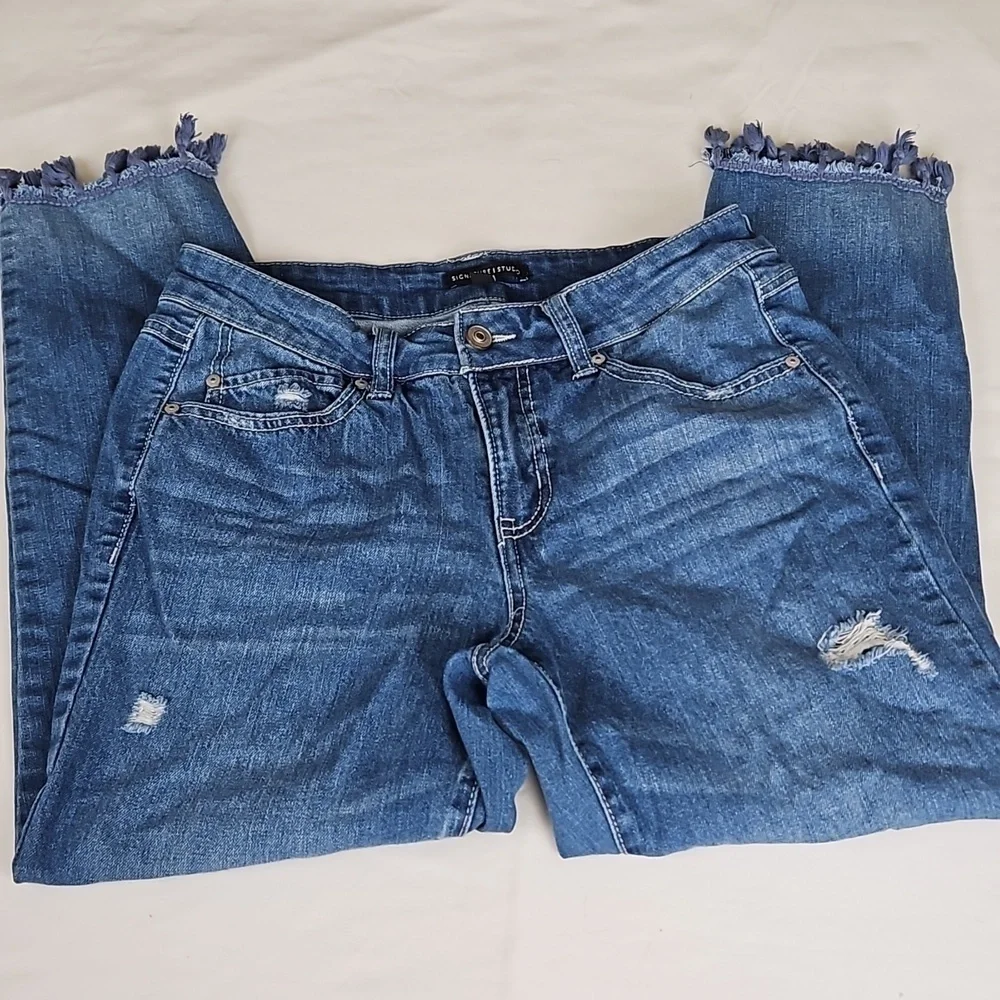 Signature Studio Crop Tassle Hem Destroyes Jeans Mid Rise 6 Short VGUC